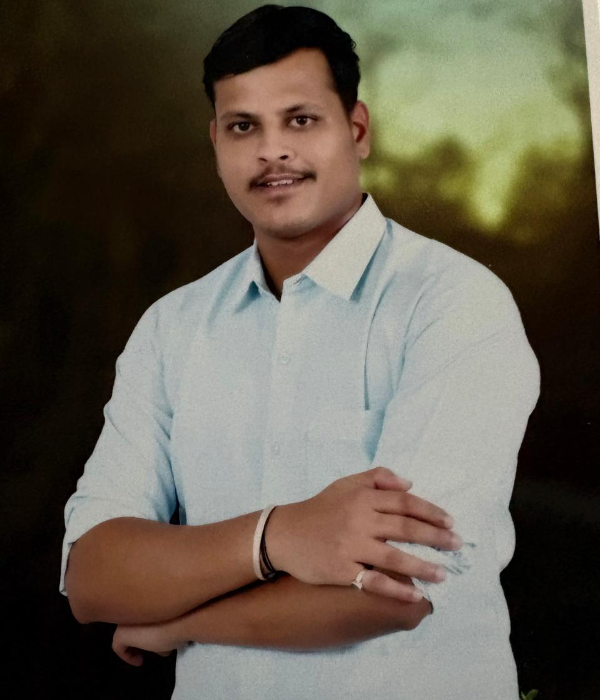 https://nayakavaduvararavedike.com/v-uploads/v-profiles/female.png
