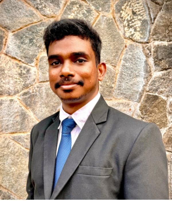 https://nayakavaduvararavedike.com/v-uploads/v-profiles/female.png