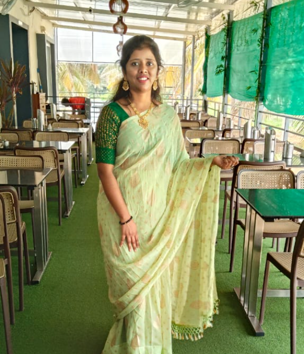 https://nayakavaduvararavedike.com/v-uploads/v-profiles/female.png