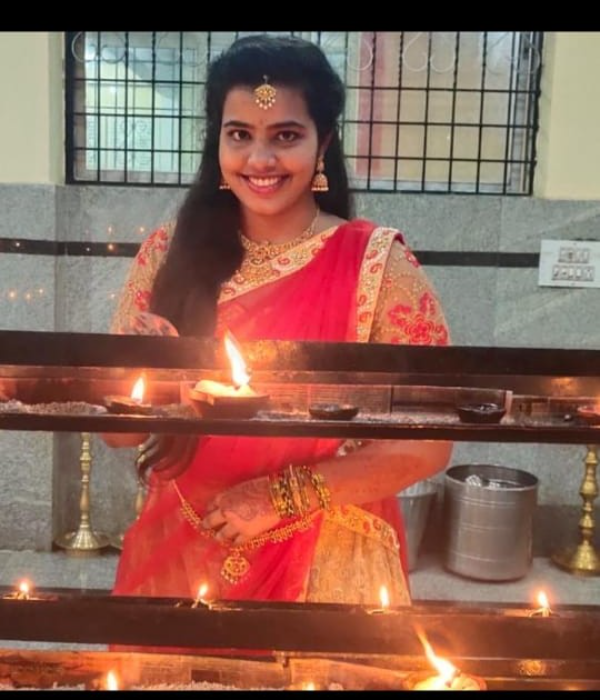 https://nayakavaduvararavedike.com/v-uploads/v-profiles/female.png