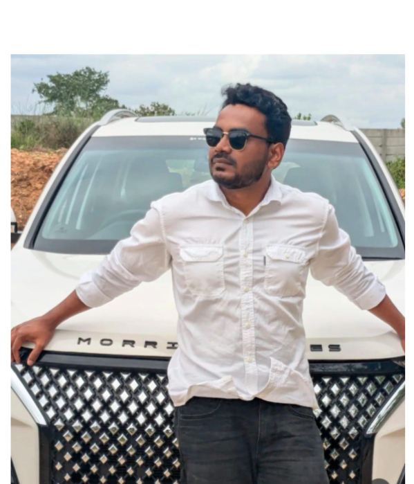 https://nayakavaduvararavedike.com/v-uploads/v-profiles/female.png
