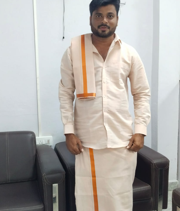 https://nayakavaduvararavedike.com/v-uploads/v-profiles/female.png