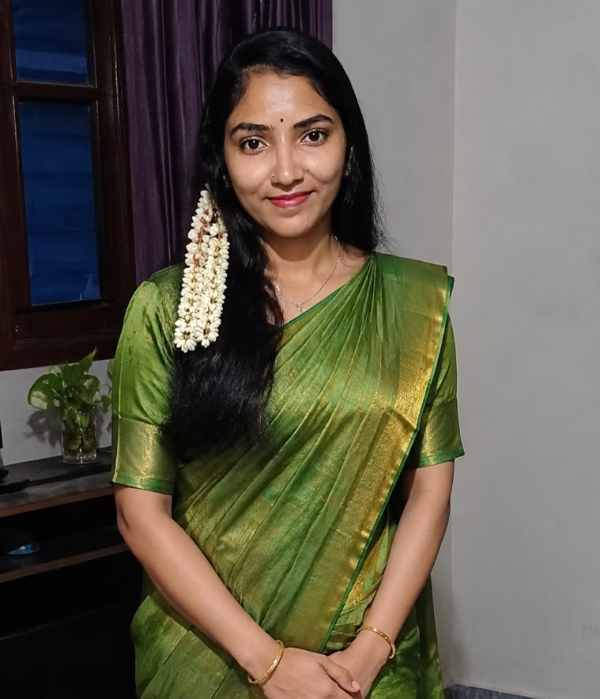 https://nayakavaduvararavedike.com/v-uploads/v-profiles/female.png