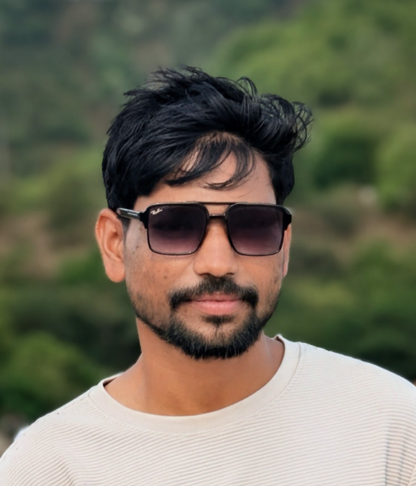 https://nayakavaduvararavedike.com/v-uploads/v-profiles/female.png
