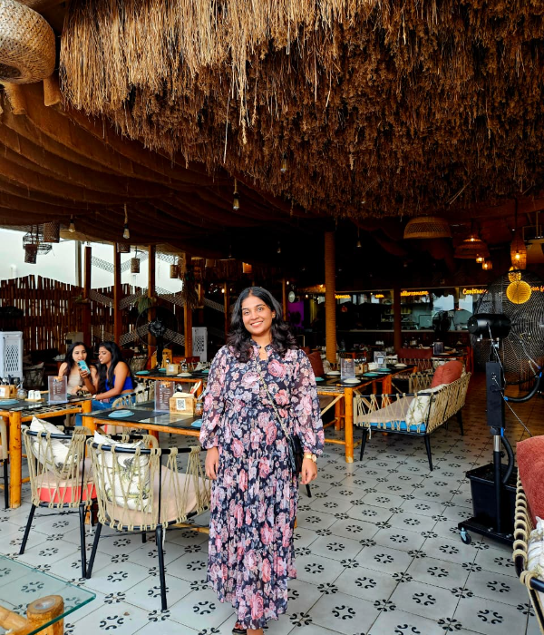 https://nayakavaduvararavedike.com/v-uploads/v-profiles/female.png